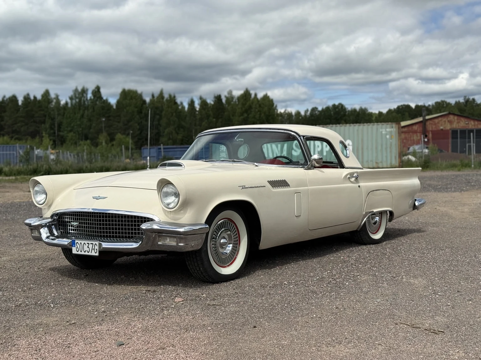 Exterior image of 1957 Ford Thunderbird (11)