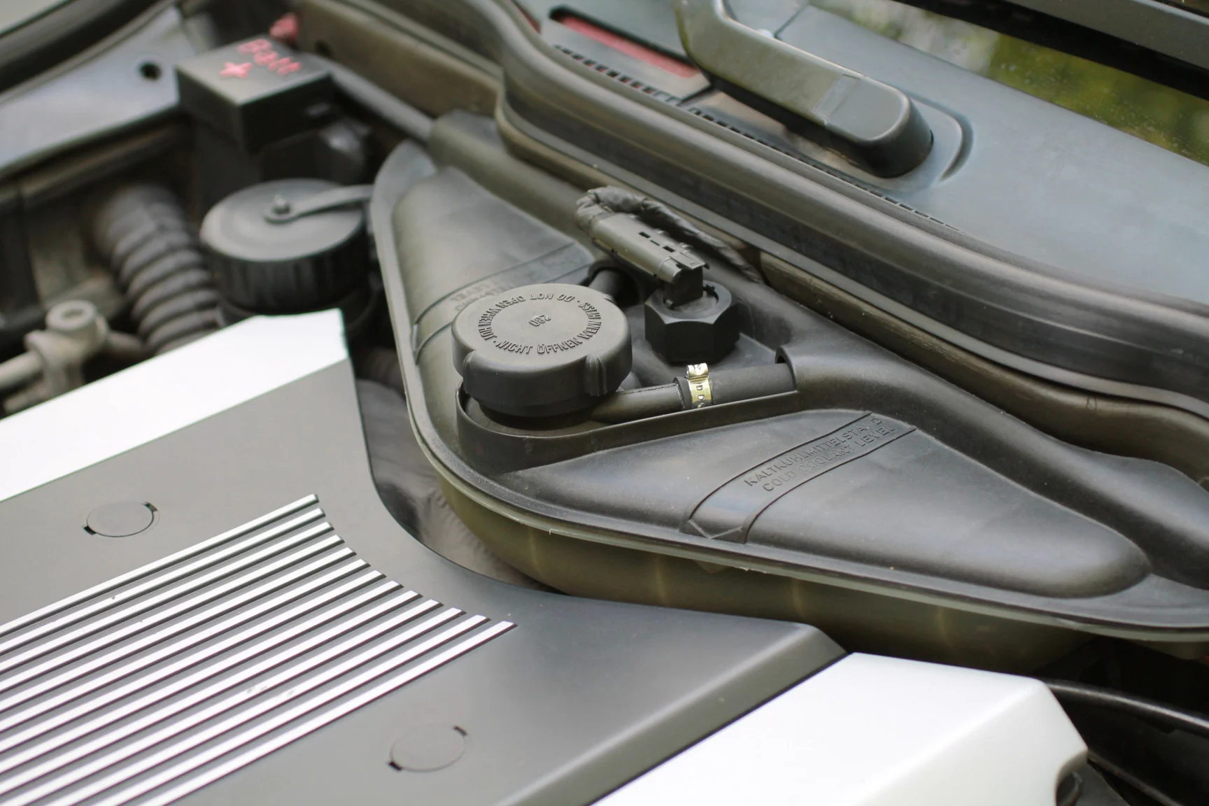 Image of 1993 BMW 540i Sedan mechanics (18)