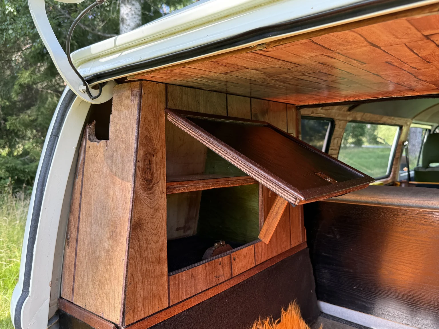 Innenraumfoto von 1975 Volkswagen Transporter Campervan (87)