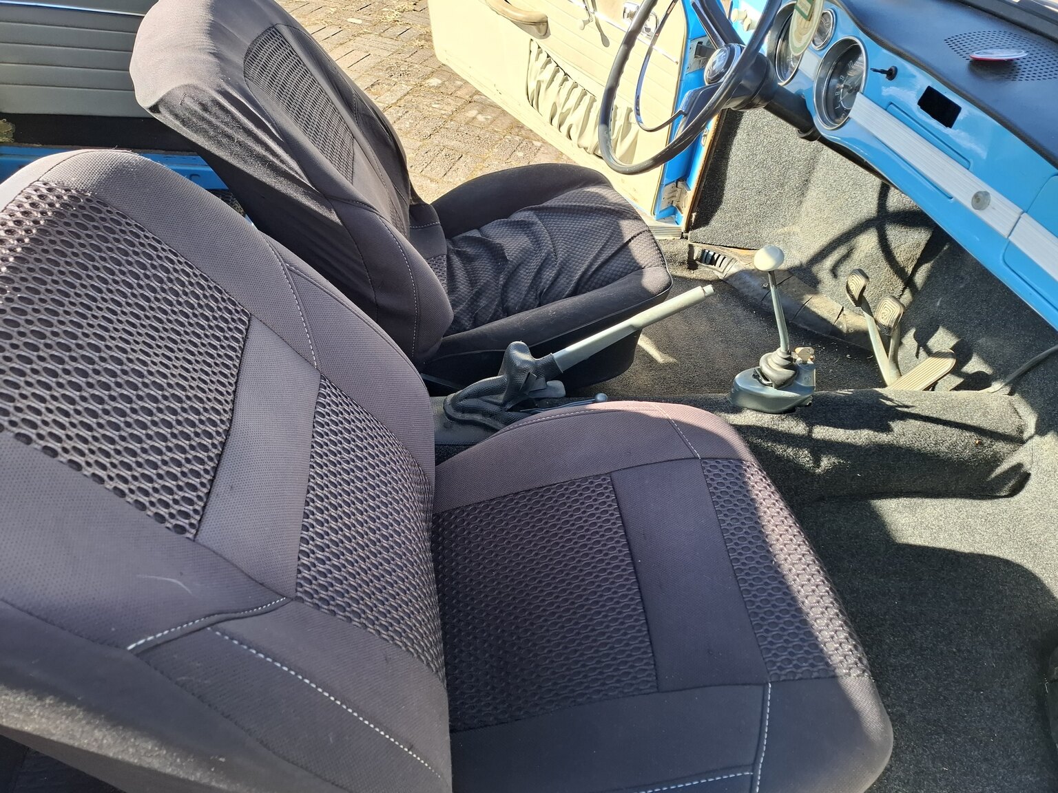 Interiörbild 1966 Volkswagen 1300 Karmann-Ghia