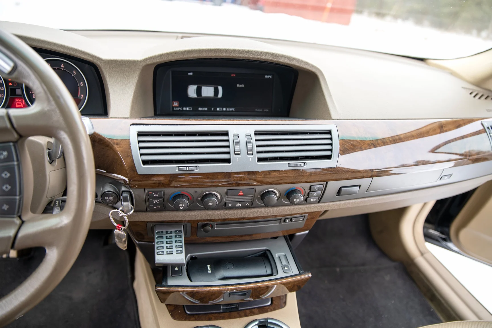 Interiörbild 2002 BMW  745 iA (17)