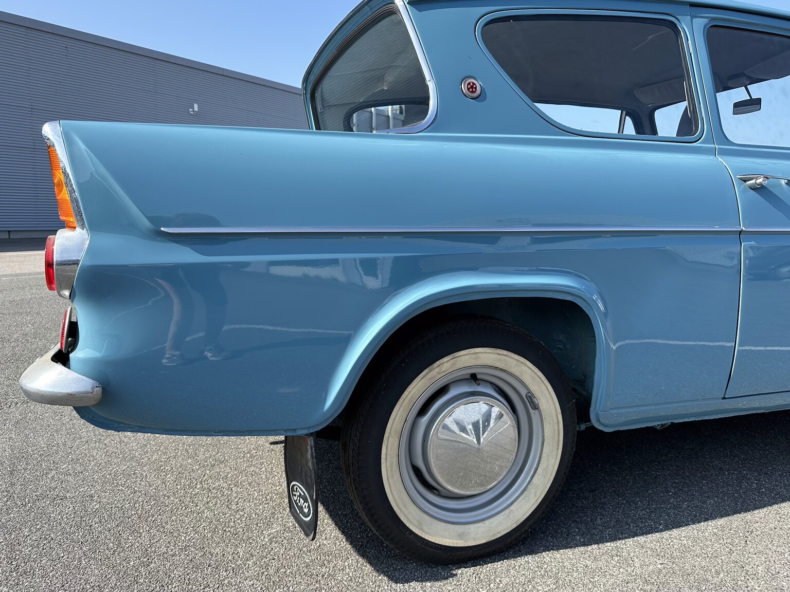 Exteriörbild på 1961 Ford Anglia