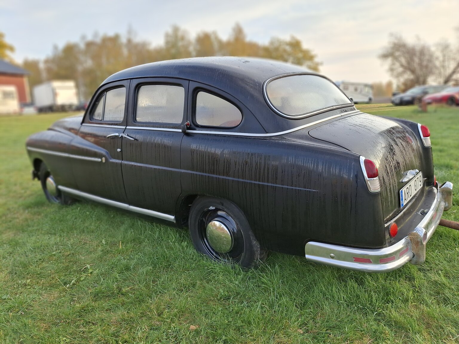 Exterior image of 1954 Ford Vedette 3.9 V8