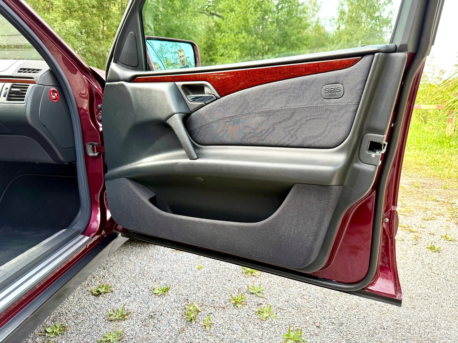 Interior image of 1997 Mercedes-Benz E 290 TD (68)