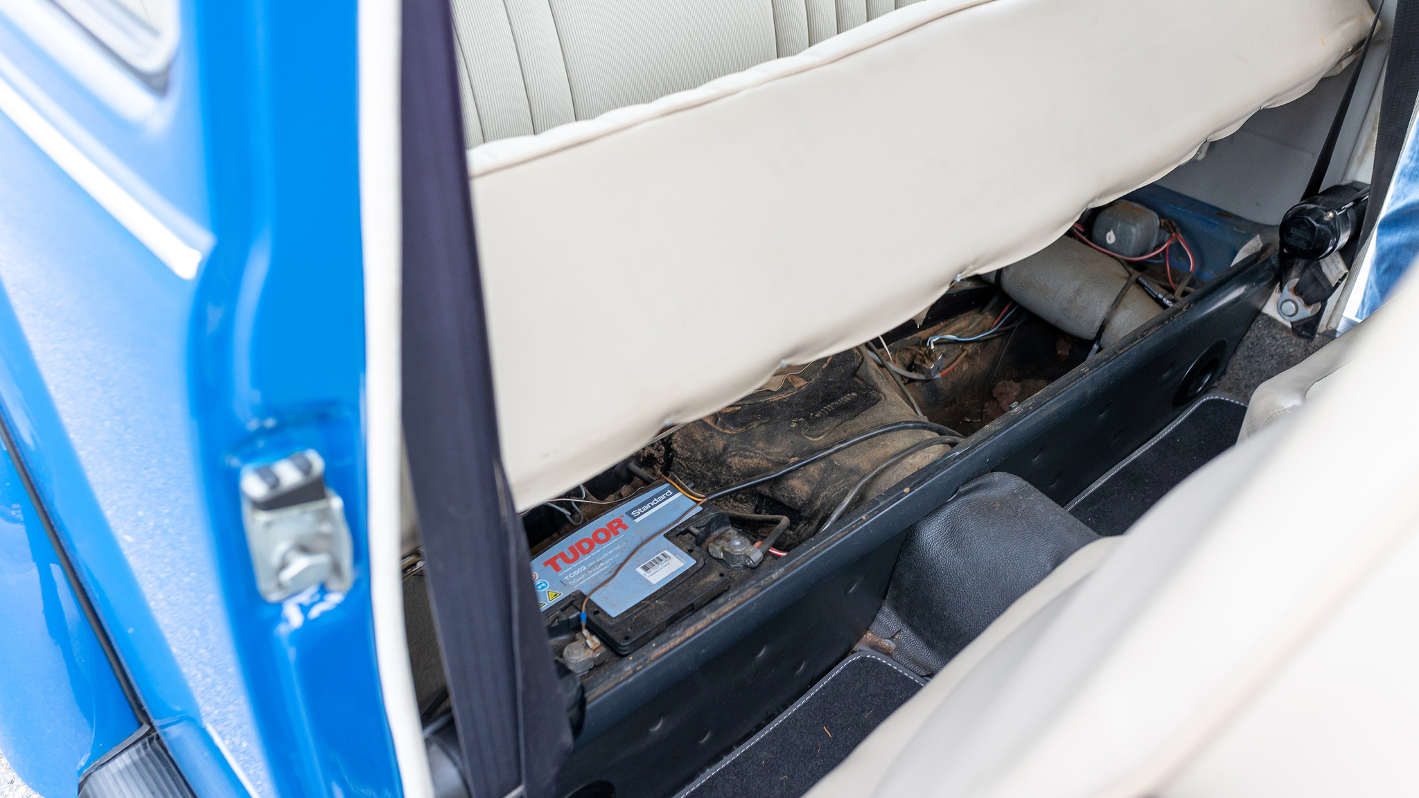 Interior image of 1973 Volkswagen Beetle 1303S 1600 (23)