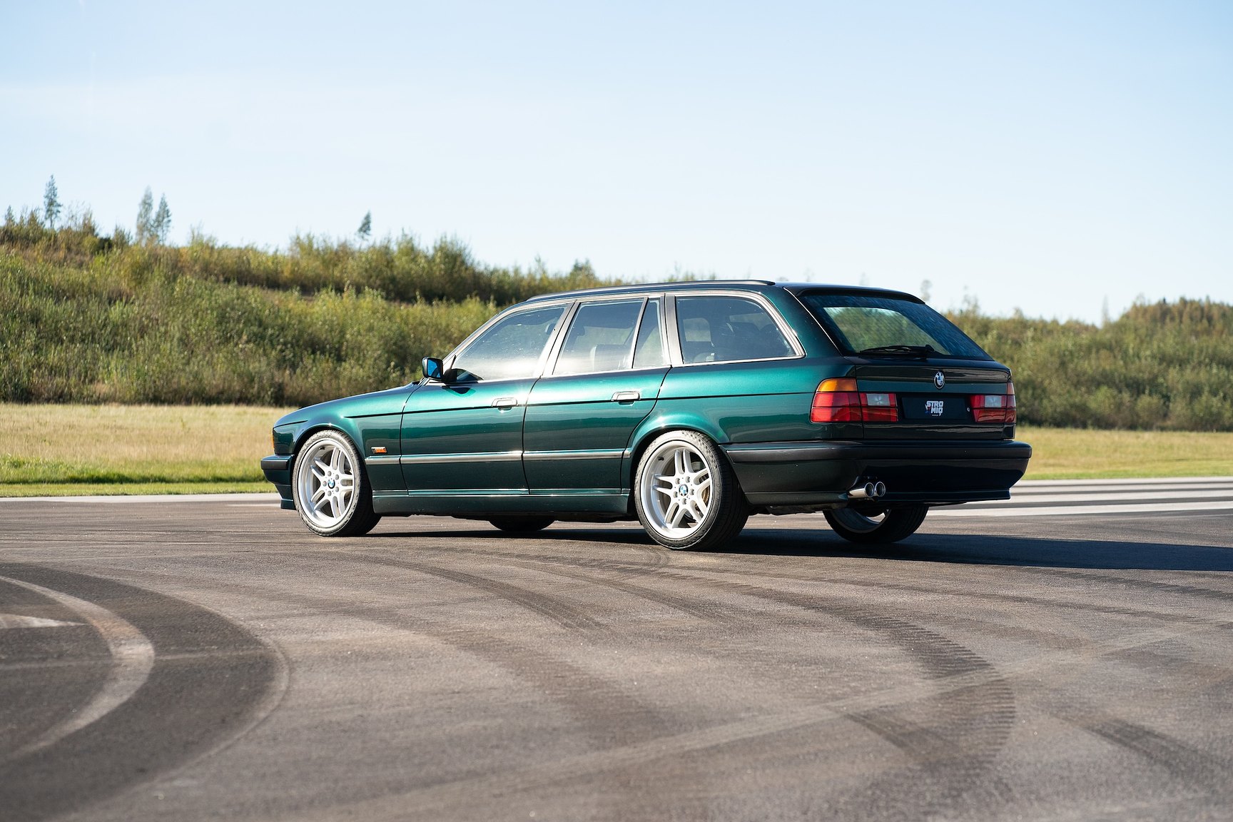 Exteriörbild på 1995 BMW 540i Touring - NO RESERVE (12)