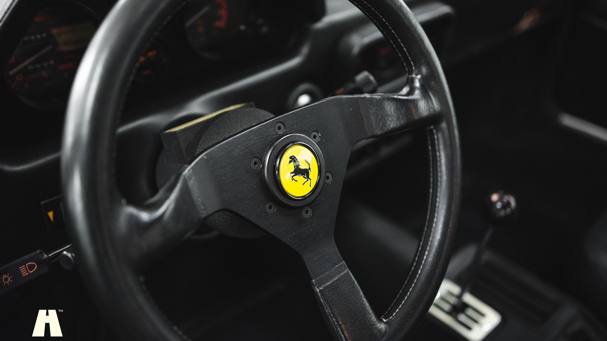 Interiörbild 1986 Ferrari 328 GTB