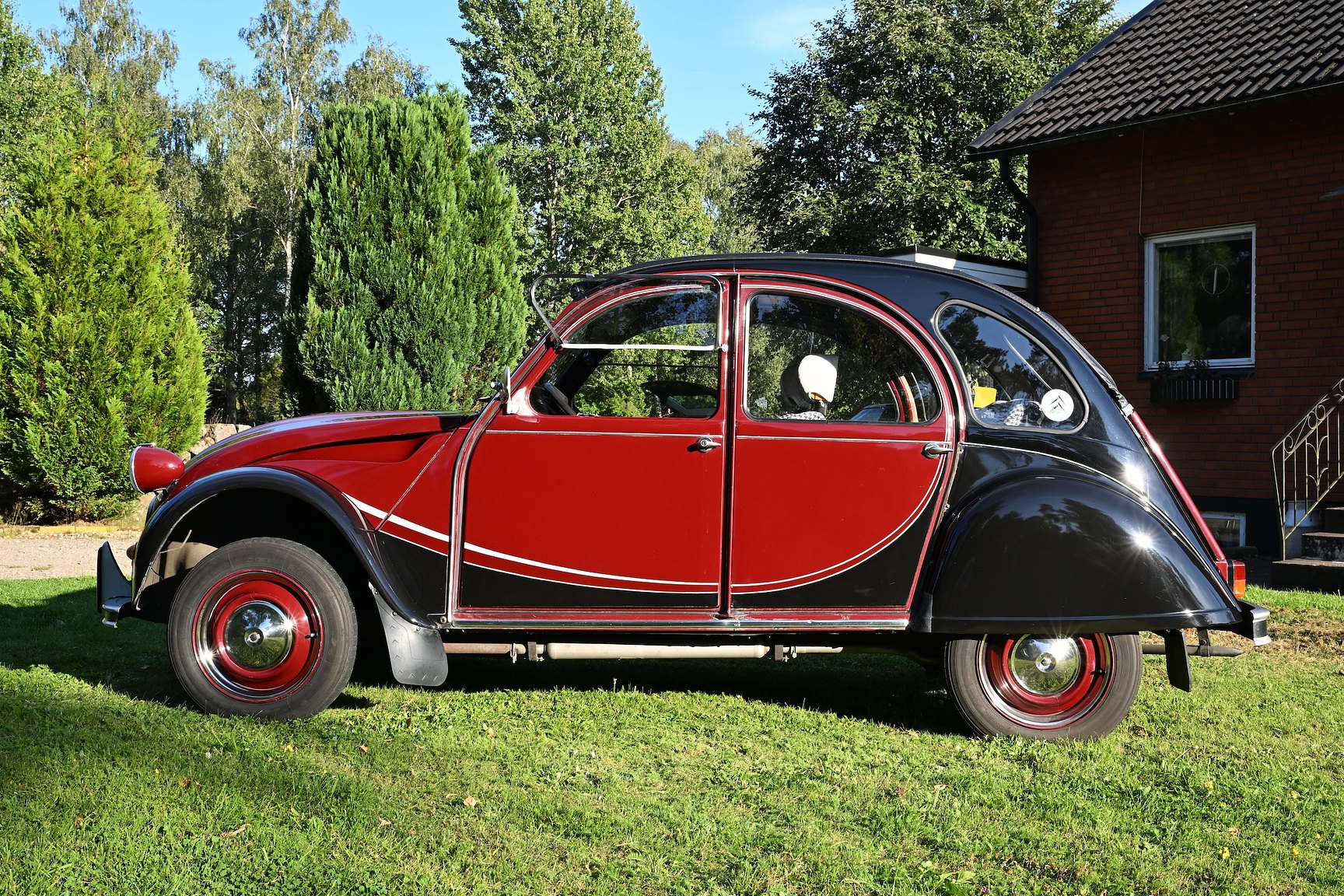 Exterior image of 1981 Citroën 2CV Charleston