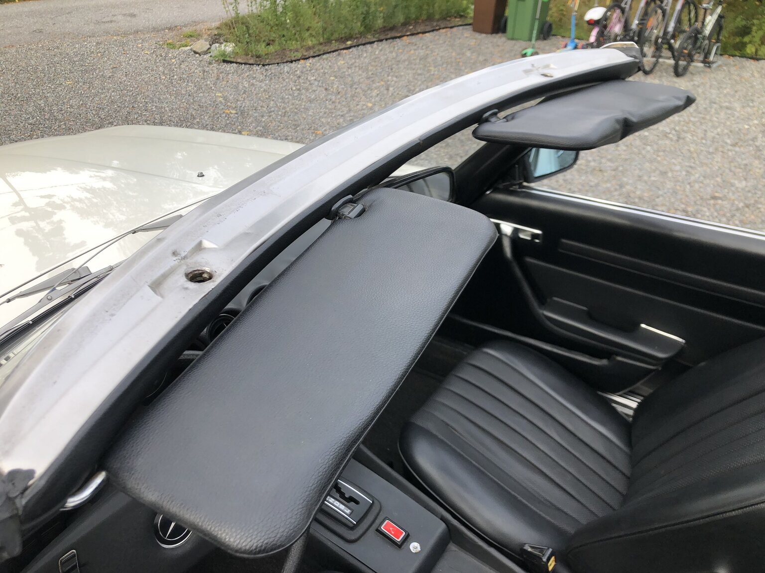 Interiörbild 1972 Mercedes-Benz 350 SL