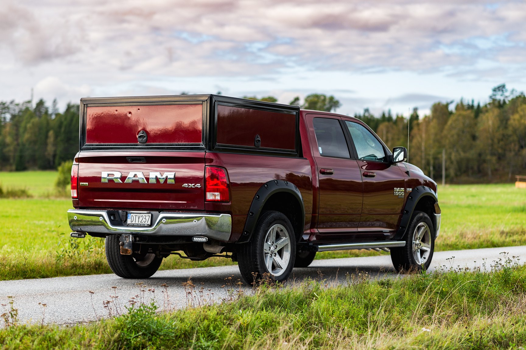 Exterior image of 2019 Dodge Ram 1500 Classic Crew Cab 5.7 V8 HEMI 