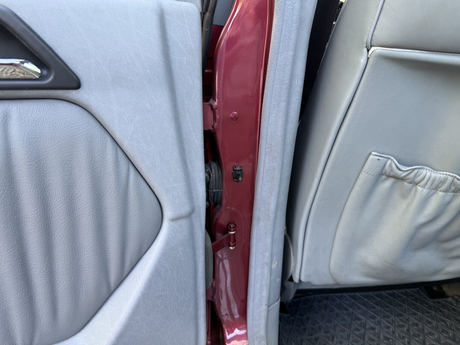 Interior image of 1991 Mercedes-Benz 300 E-24