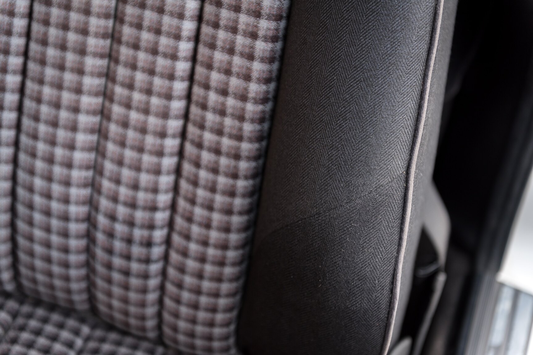 Innenraumfoto von 1992 Mercedes-Benz 300CE-24V 