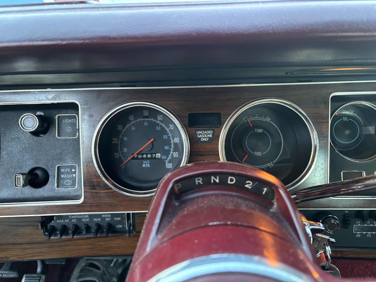Innenraumfoto von 1976 Chrysler Cordoba