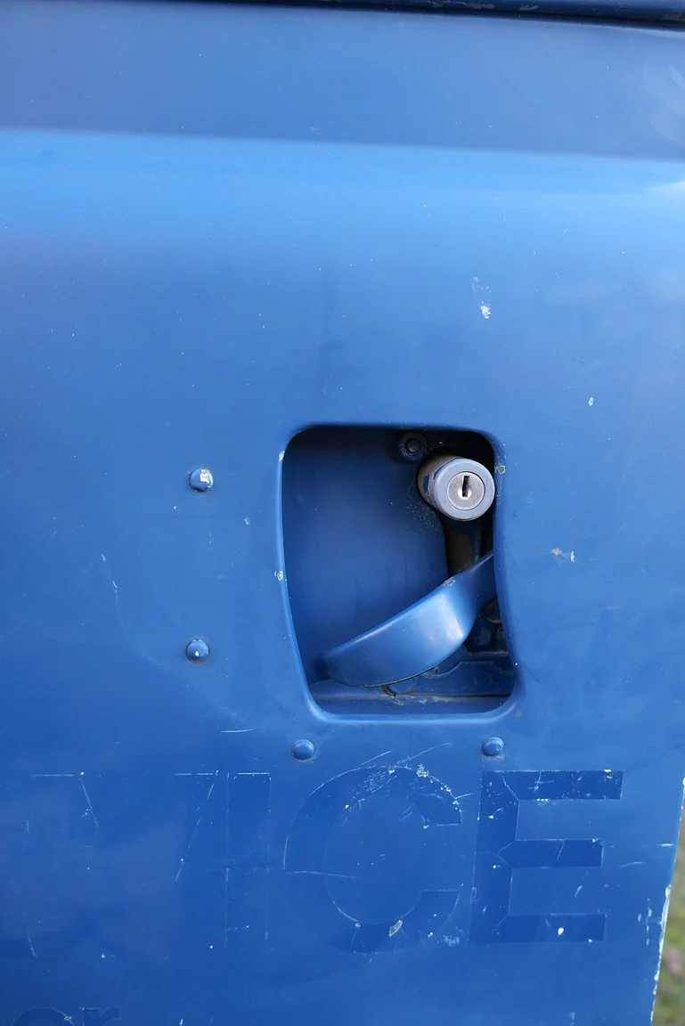 Interior image of 1970 Land Rover Series 2 88 Pick up (21)