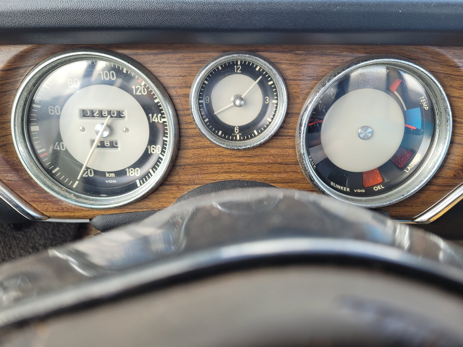 Interiörbild 1966 Renoveringsobjekt BMW 1800