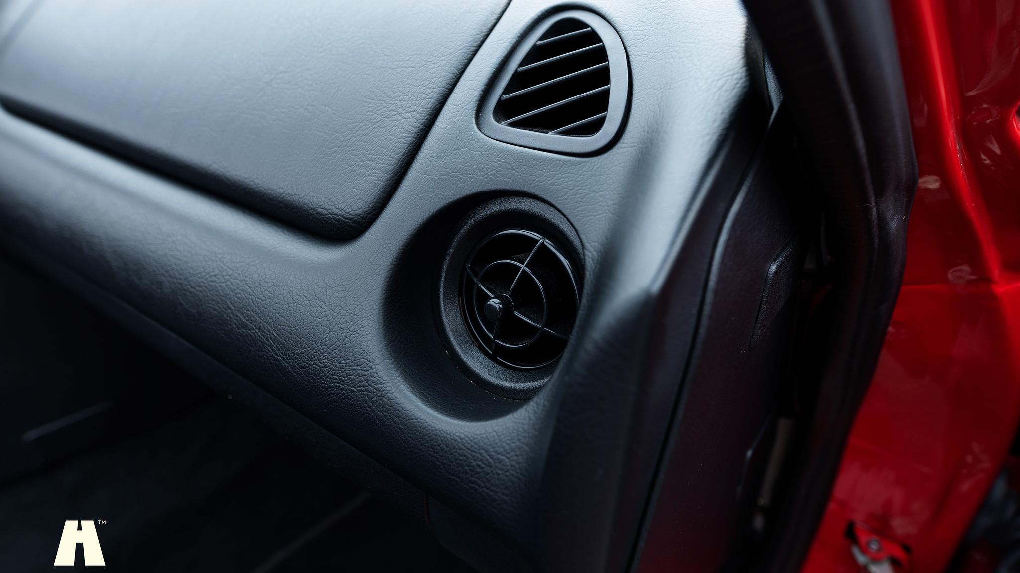 Interiörbild 1997 Mazda MX-5 (12)