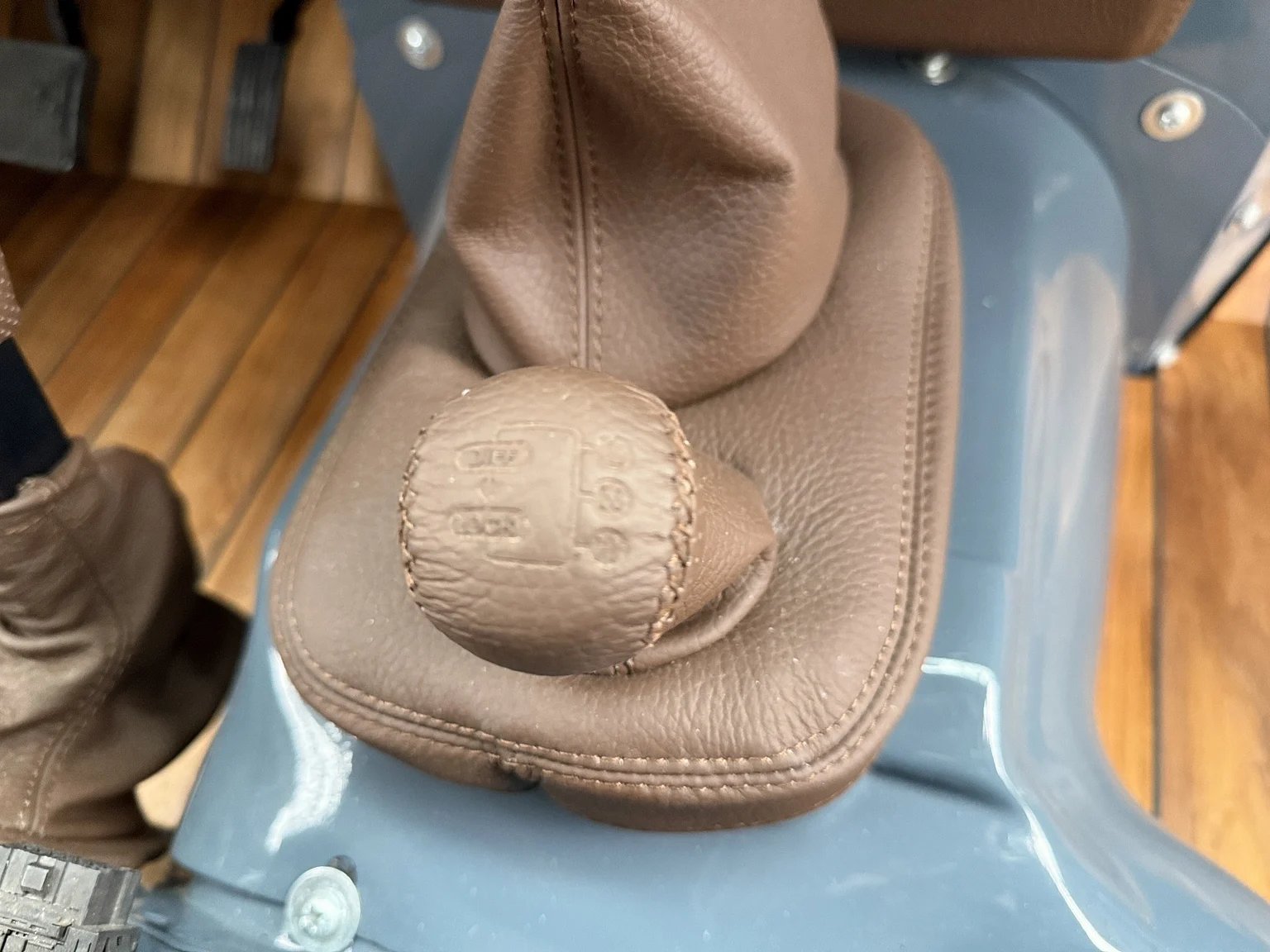 Interiörbild 2000 Land Rover Defender 110 C (20)