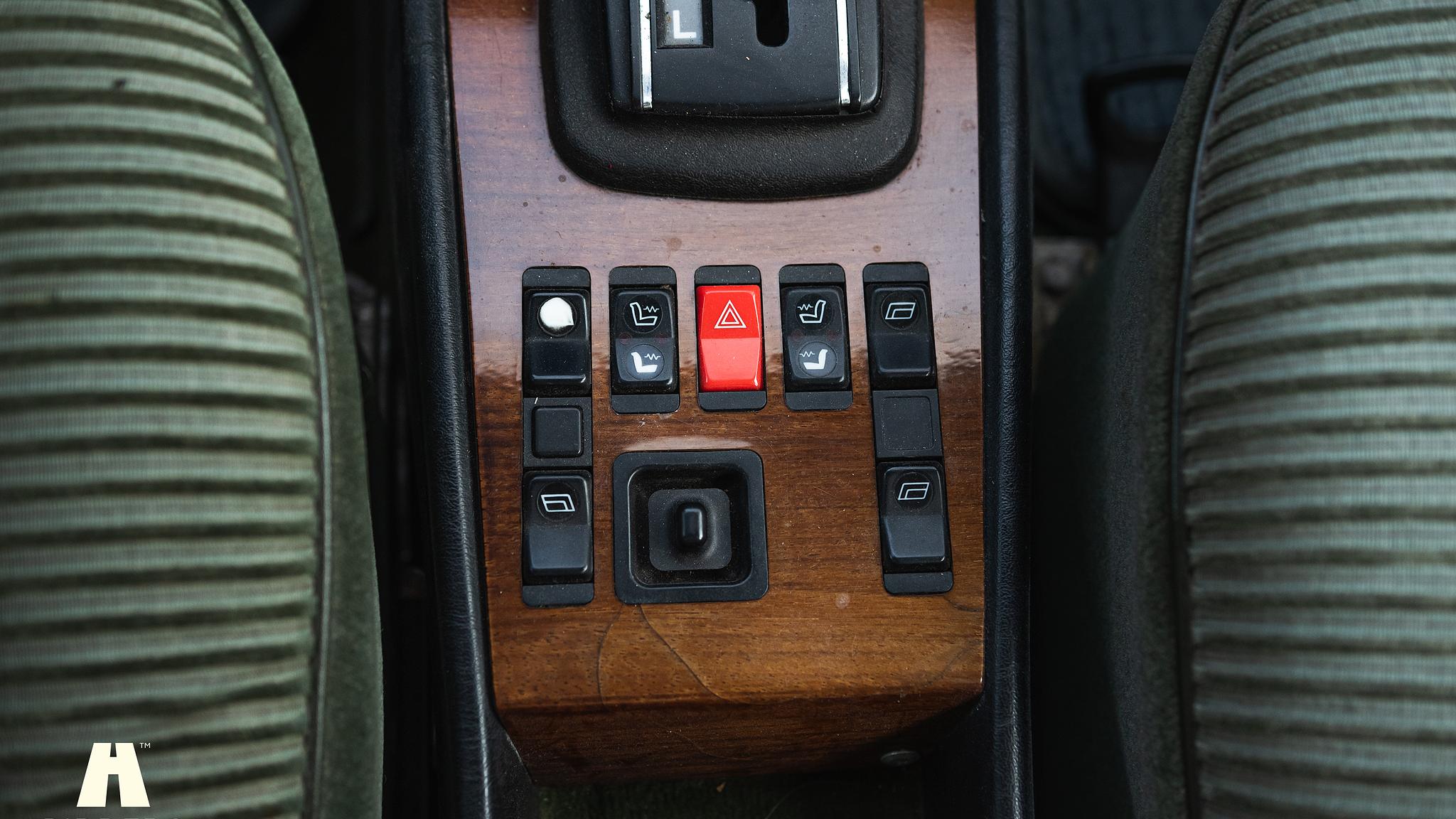 Innenraumfoto von 1985 Mercedes-Benz 200 Series 3  (31)