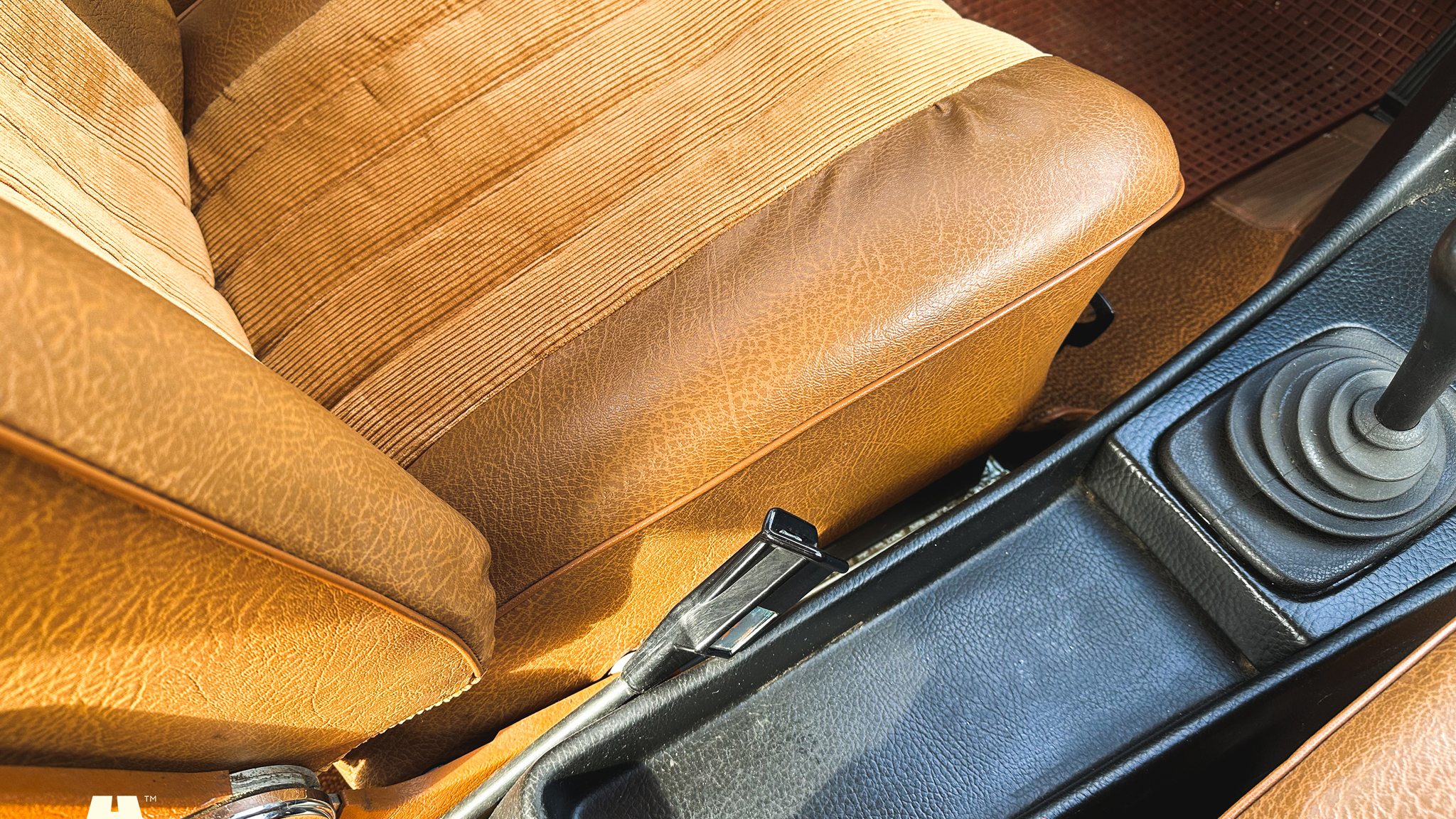 Interiörbild 1972 Mercedes-Benz 200