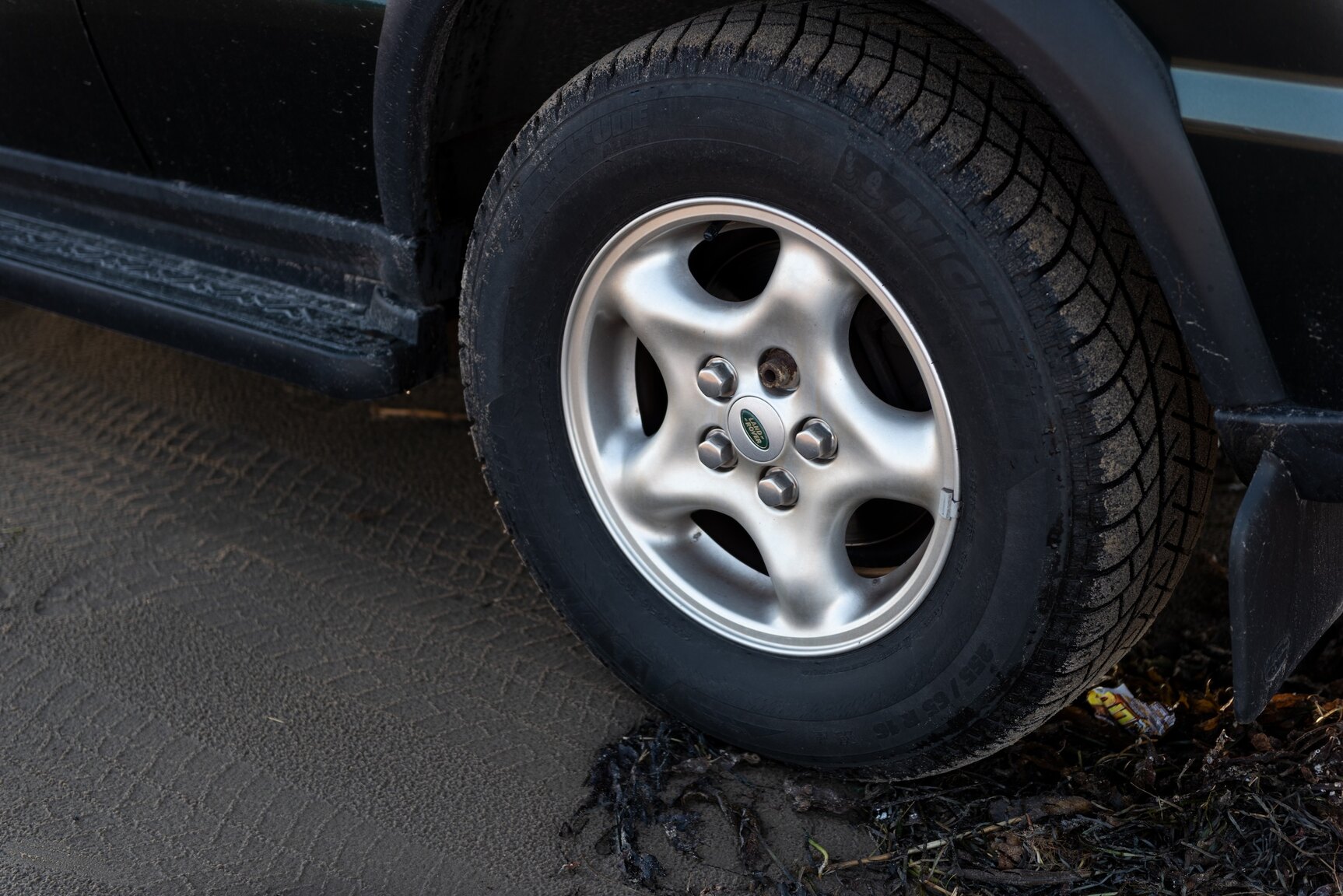 Exterior image of 1999 Land Rover Discovery 4.0 V8