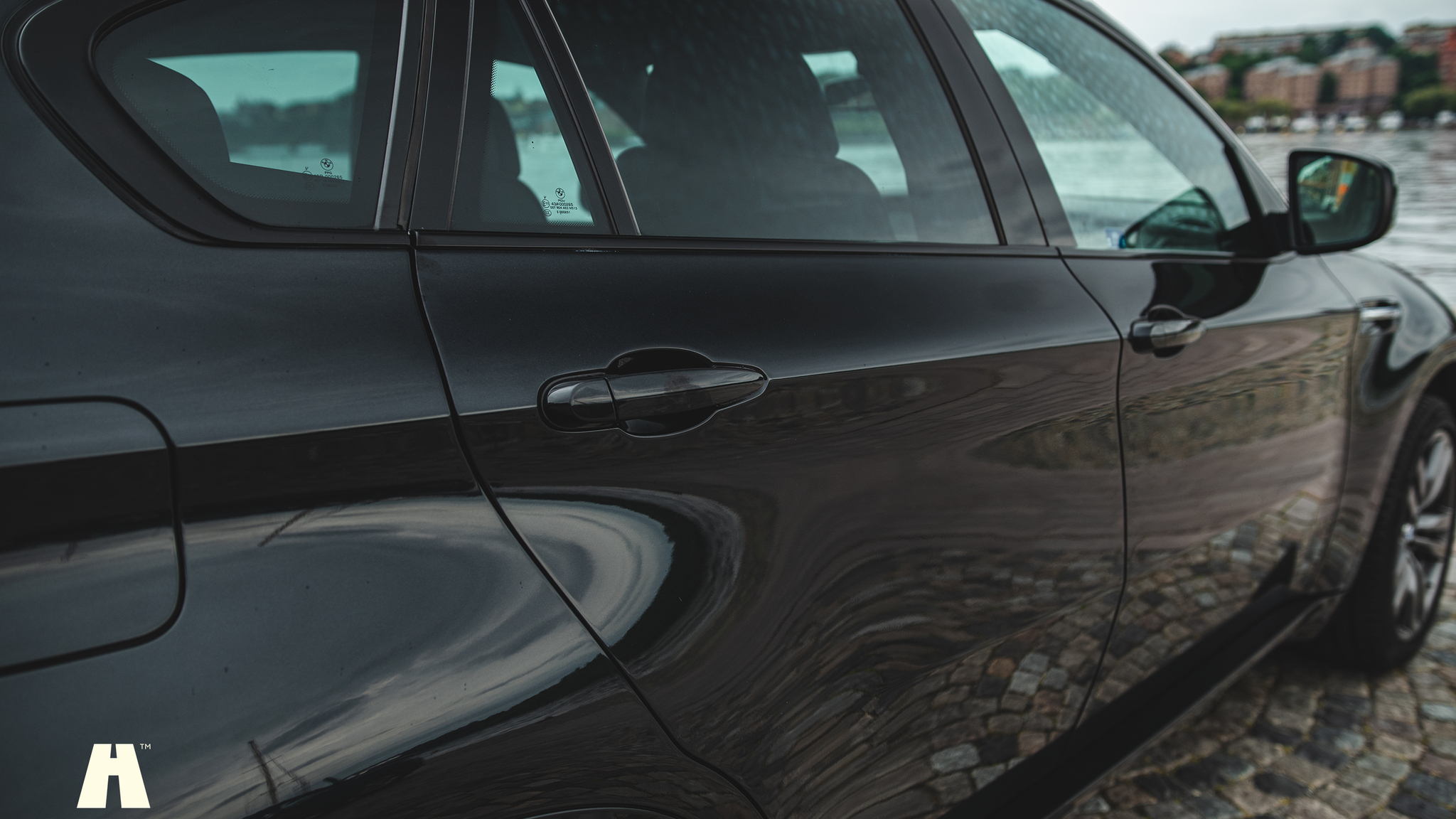 Exteriörbild på 2010 BMW X6 M Ferrita 555HK (25)