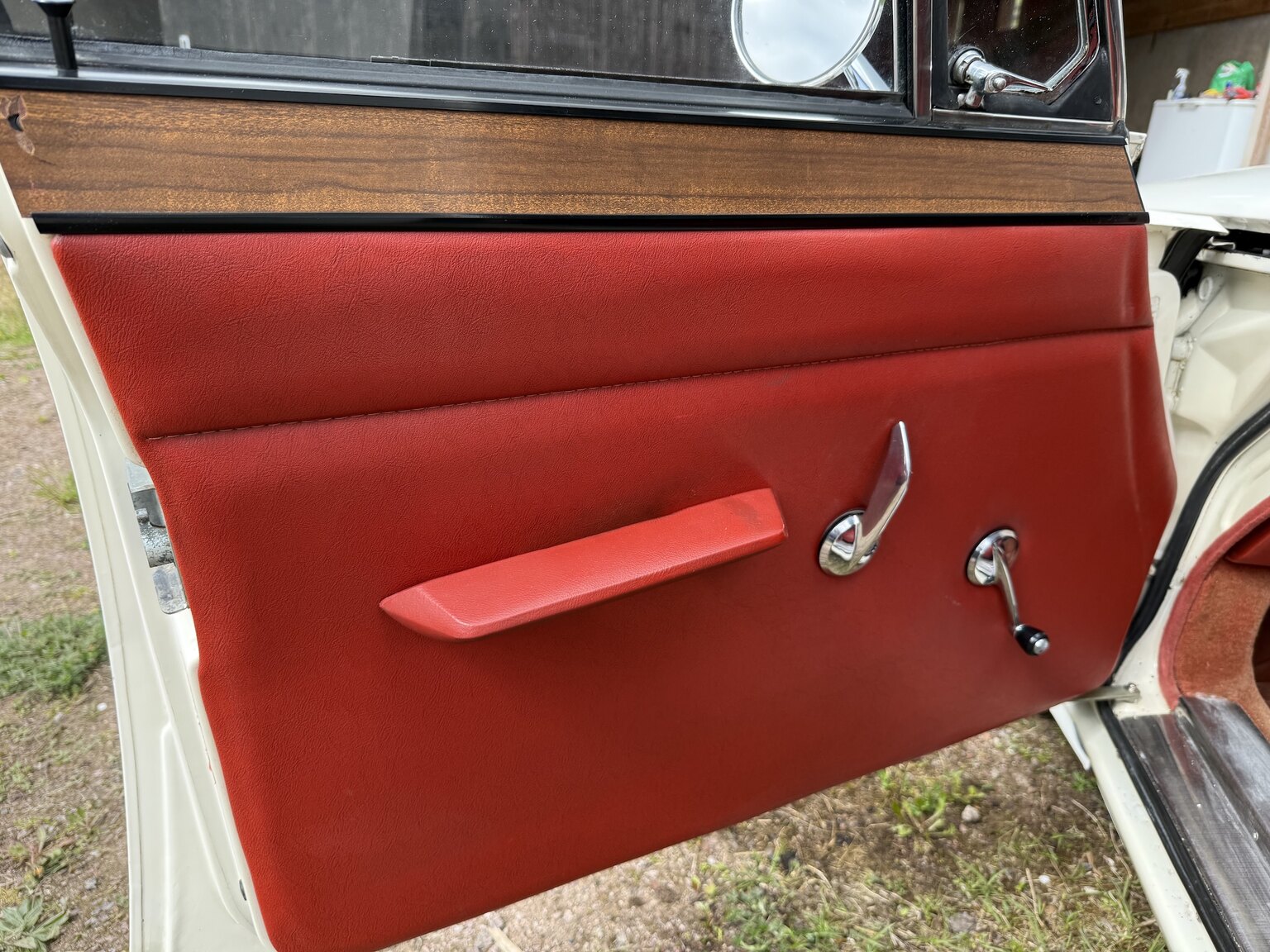 Interior image of 1967 Rover 2000 TC 2.0 OHC