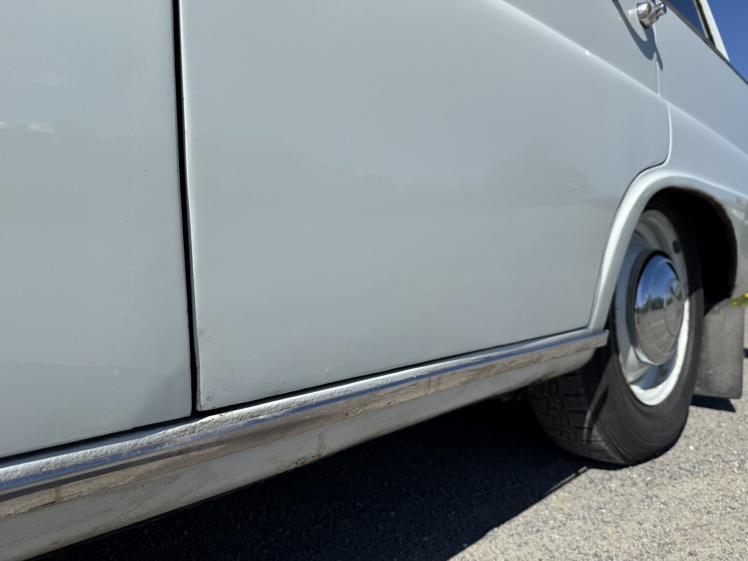 Exterior image of 1967 Mercedes-Benz 230 Safari