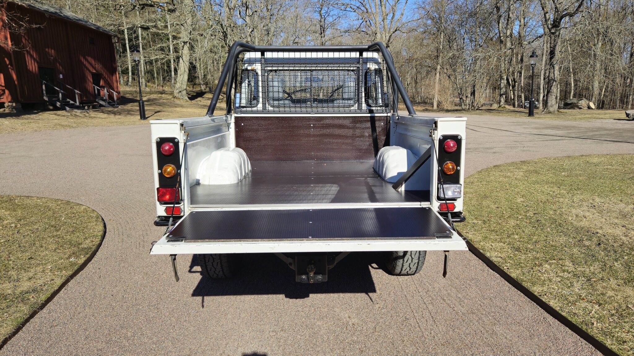 Exterior image of 1999 Land Rover Defender Single Cab Pickup