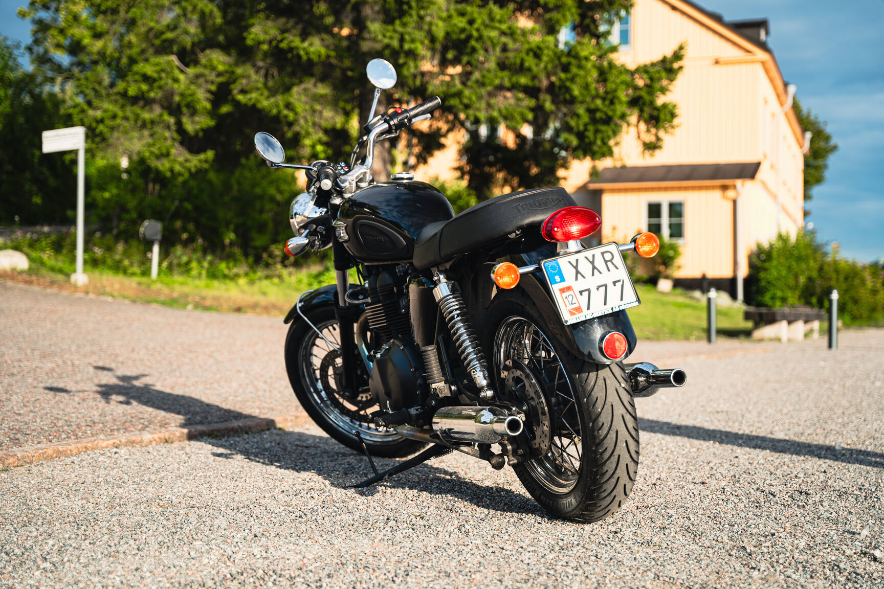 Exterior image of 2007 Triumph Bonneville MH (6)