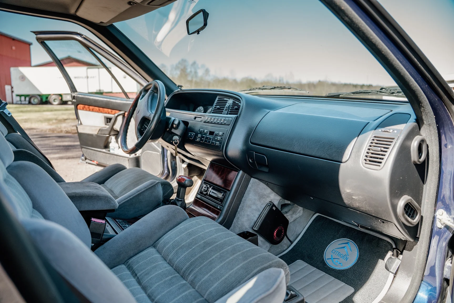Innenraumfoto von 1997 Citroën XM Turbo CT VSX (3)