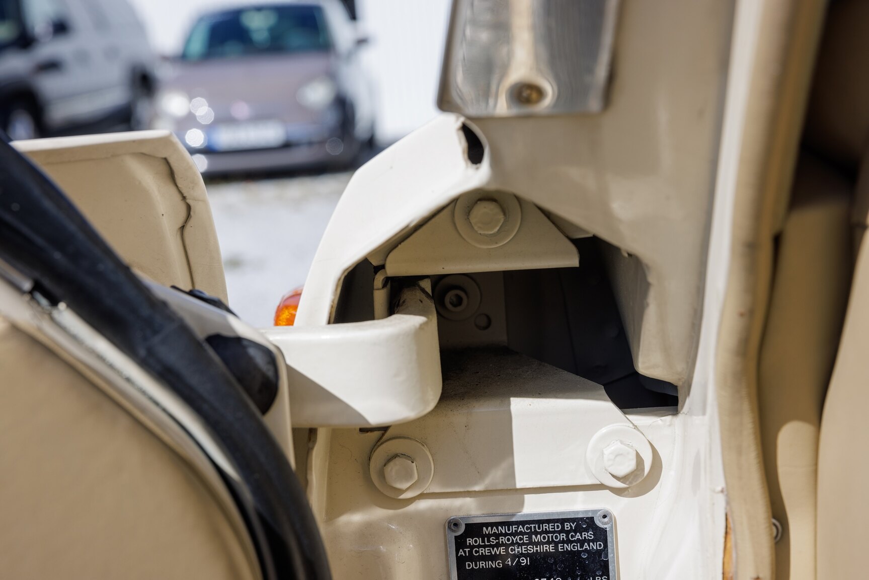 Interior image of 1991 Rolls Royce Silver Spur LWB