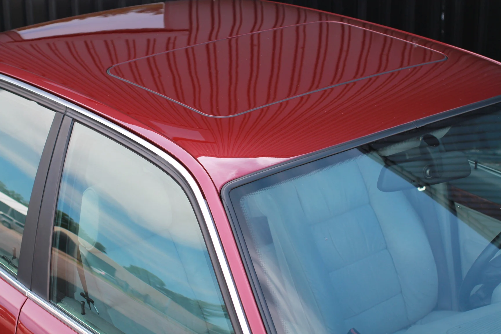 Exterior image of 1993 BMW 540i Sedan (70)