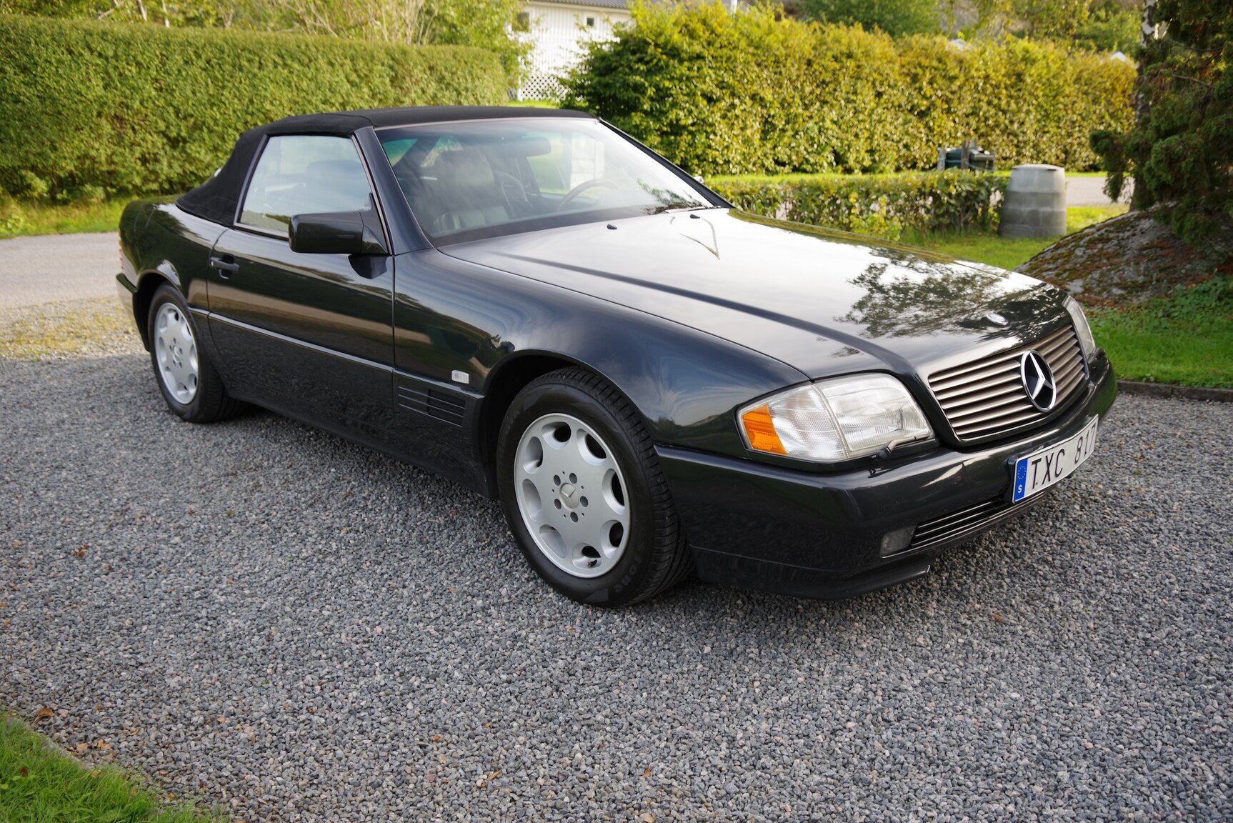 Exterior image of 1992 Mercedes-Benz 300 SL-24
