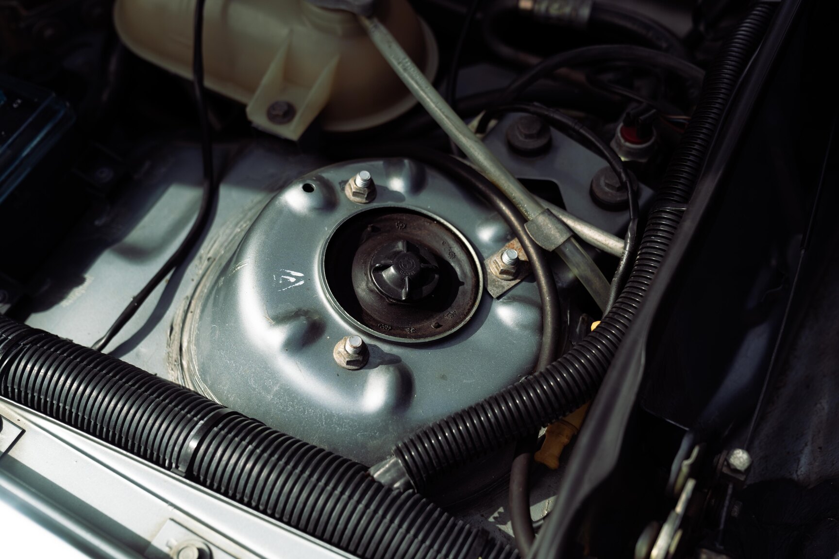 Image of 1986 BMW 635 CSi (7) mechanics