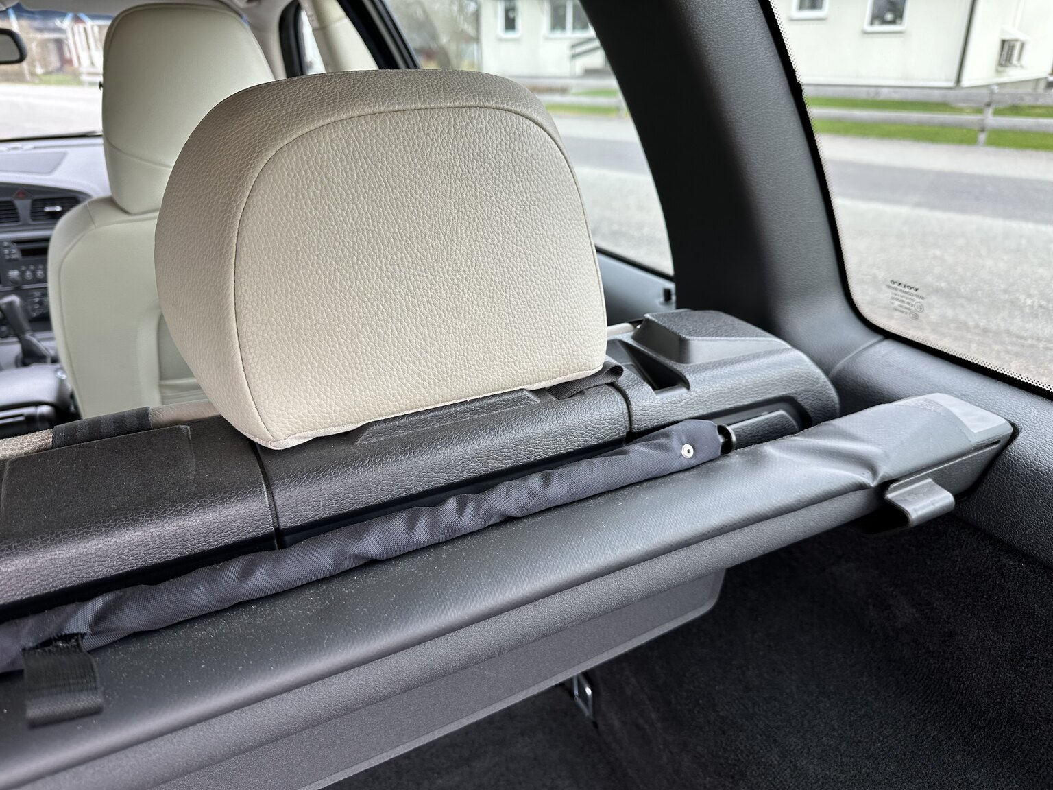 Interior image of 2008 Volvo V70 Classic