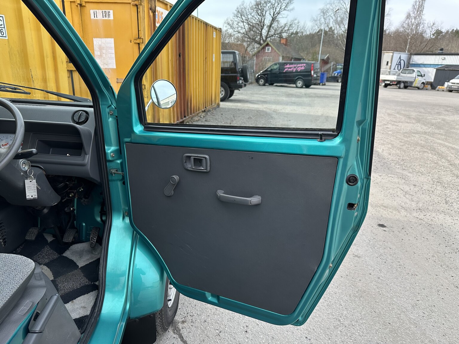 Innenraumfoto von 1997 Daihatsu Midget II