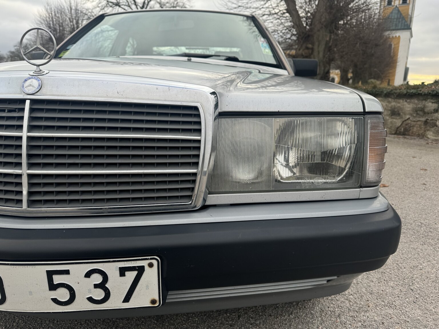 Exteriörbild på 1992 Mercedes-Benz 190 D