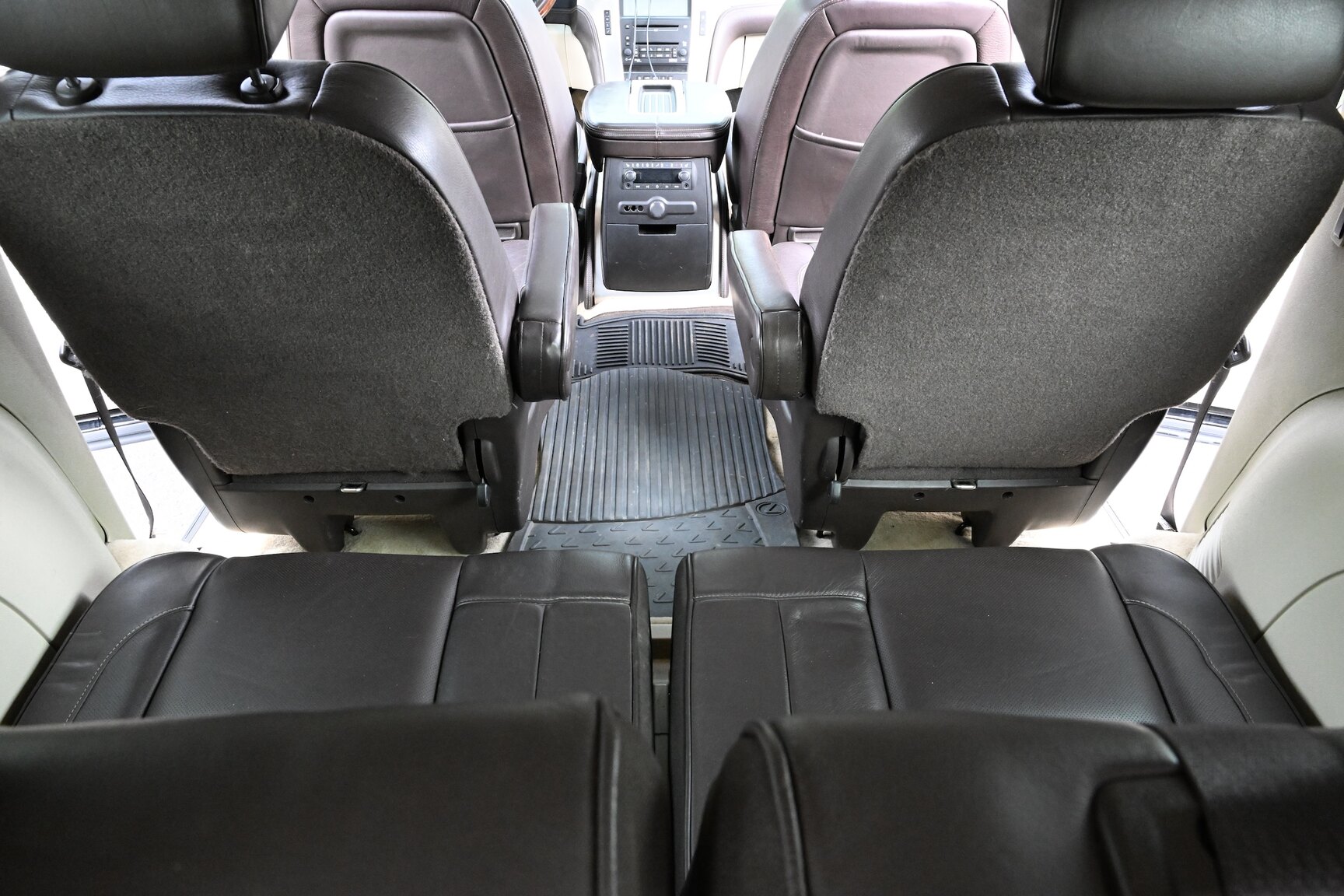 Interior image of 2010 Cadillac Escalade ESV 6.2 Flexfuel