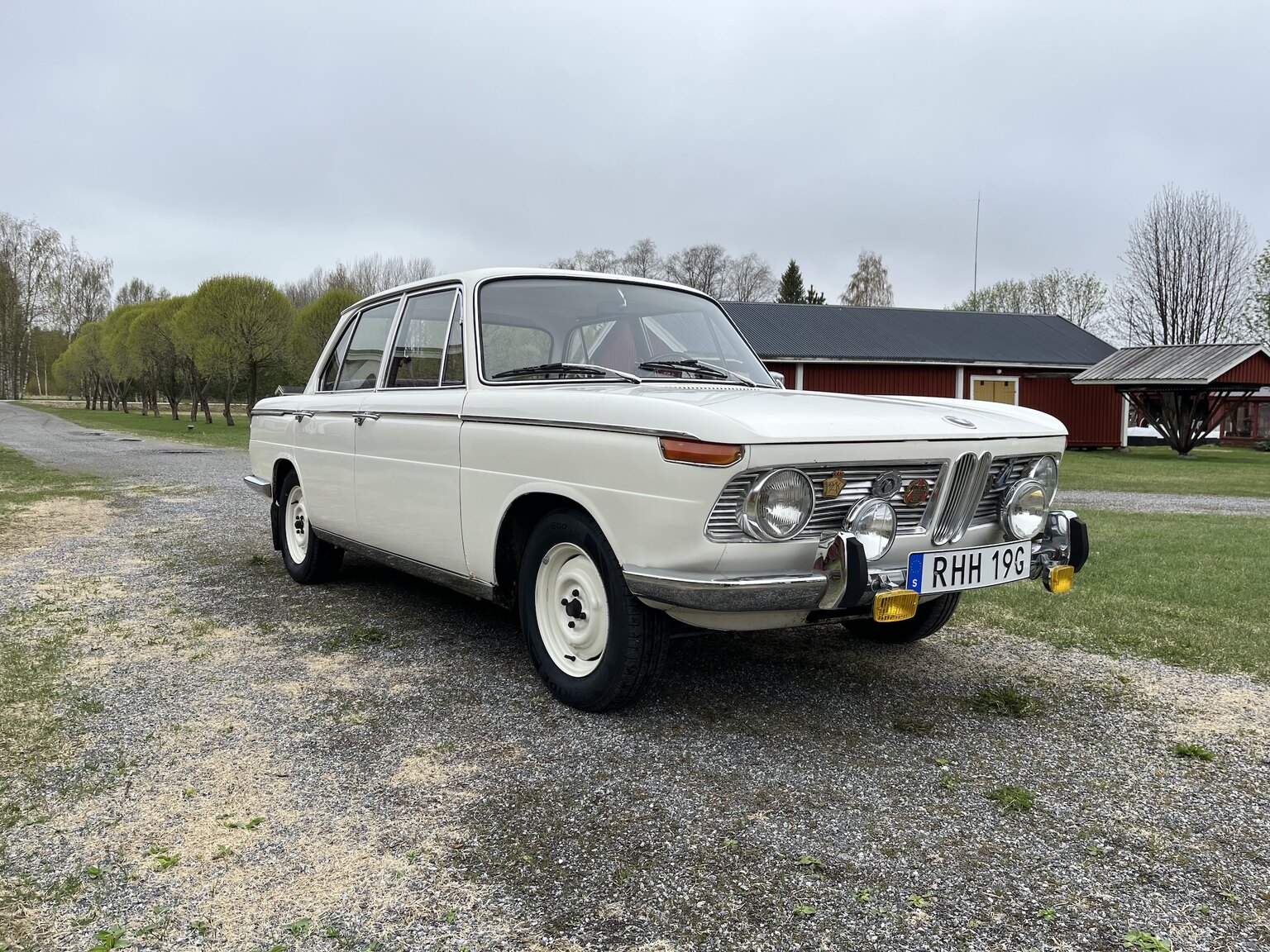 Exterior image of 1965 BMW 1800