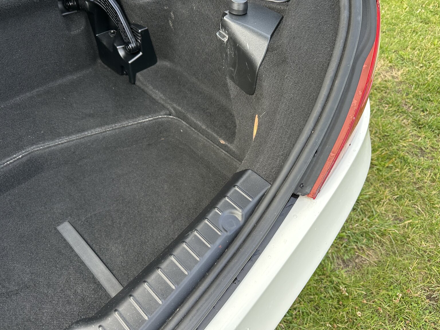 Interior image of 2012 Mercedes-Benz SLK 350