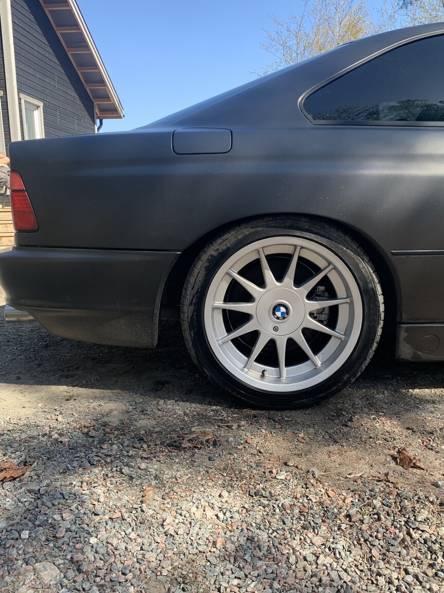 Exteriörbild på 1995 BMW 840i (33)