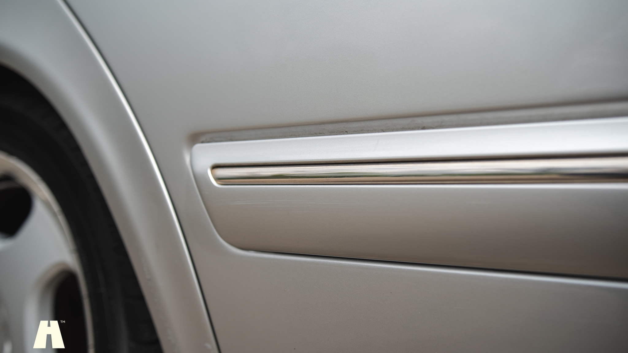 Exterior image of 2000 Mercedes E430