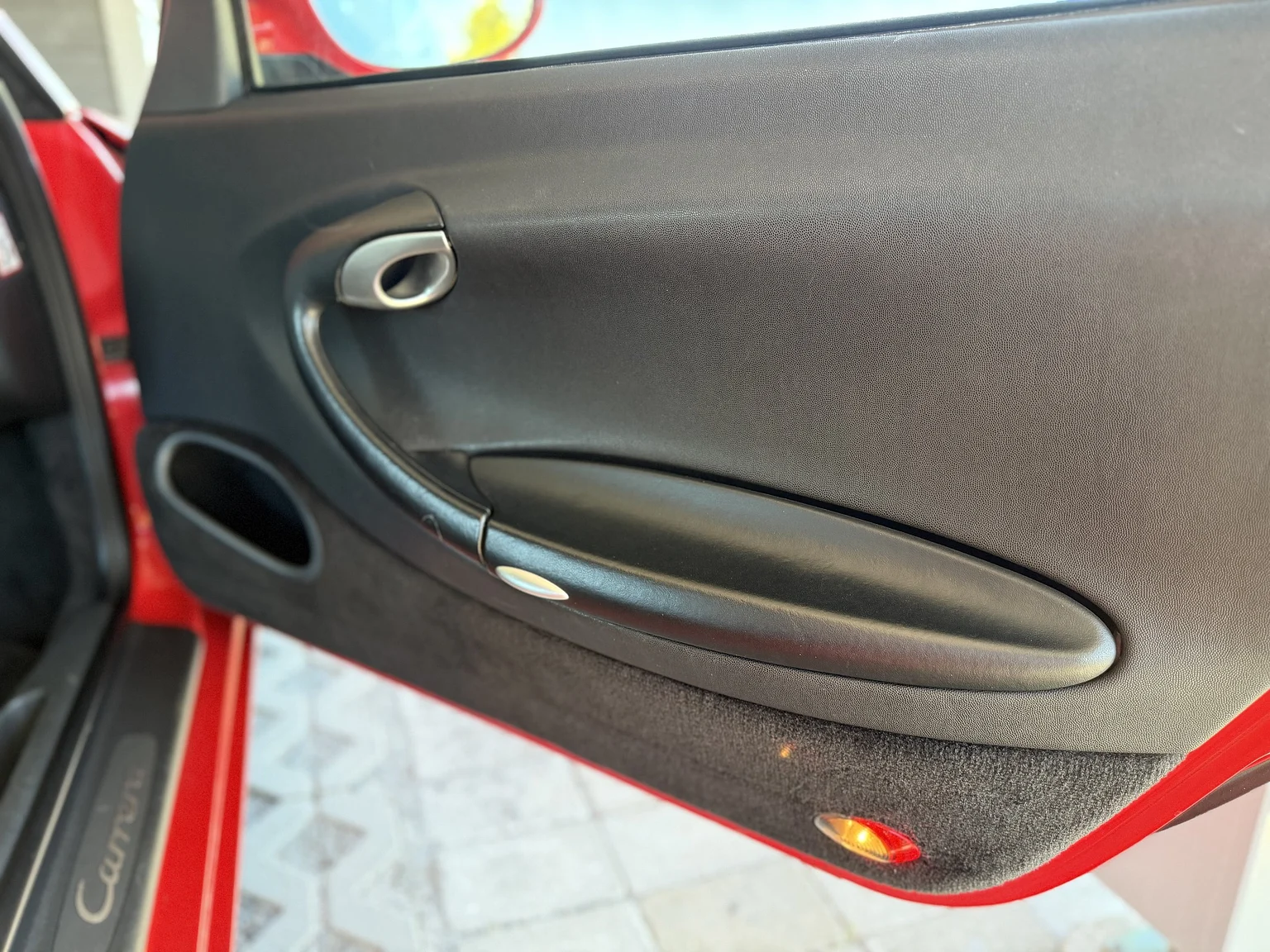 Innenraumfoto von 1998 Porsche 996 Carrera (29)