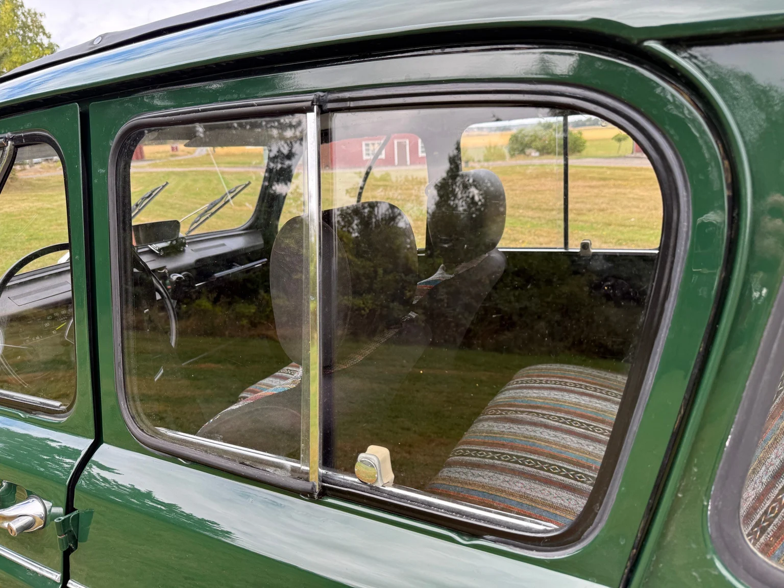 Exteriörbild på 1970 Renault 4 (46)