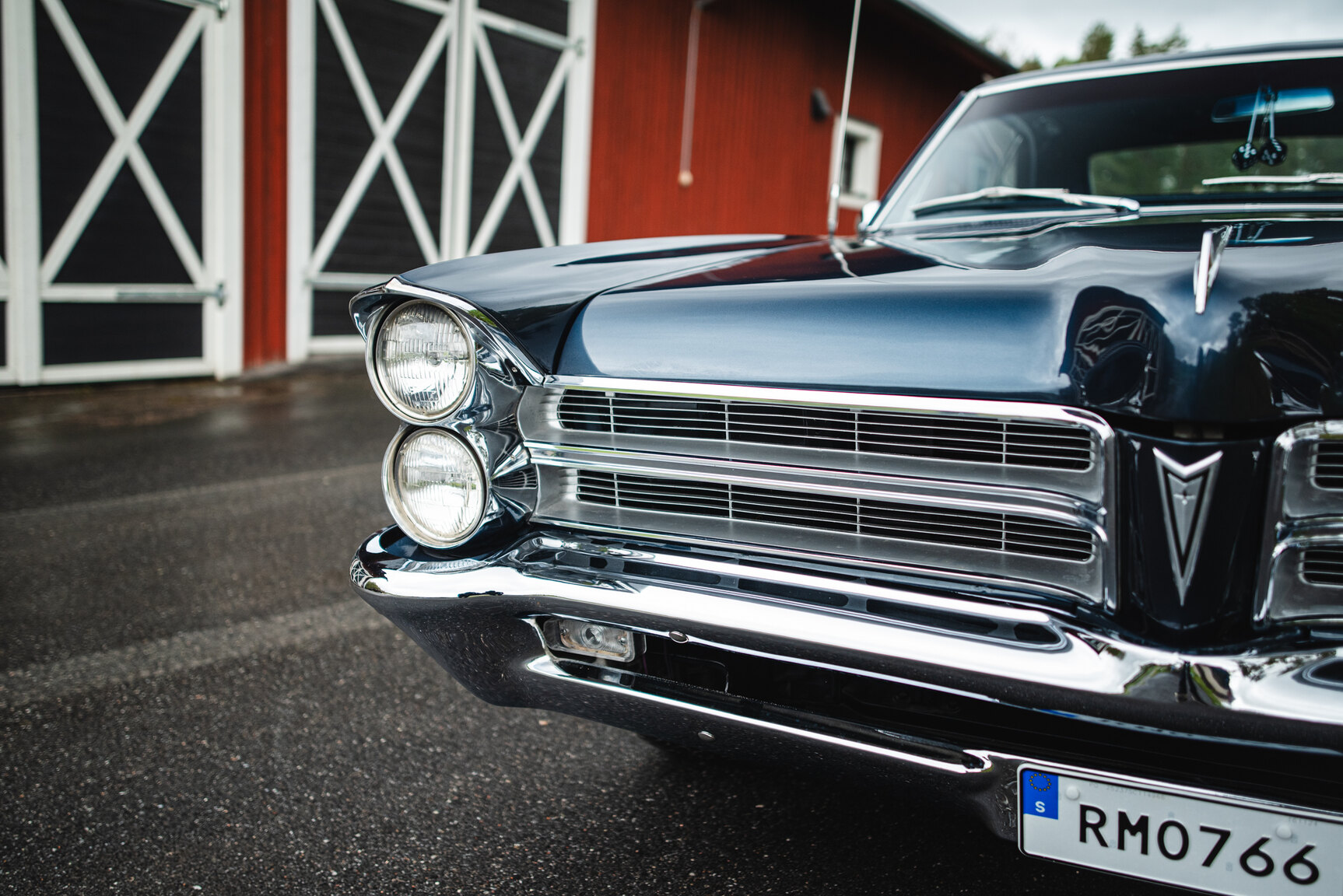 Exterior image of 1965 Pontiac Catalina 421 Tripower-Pack 2+2