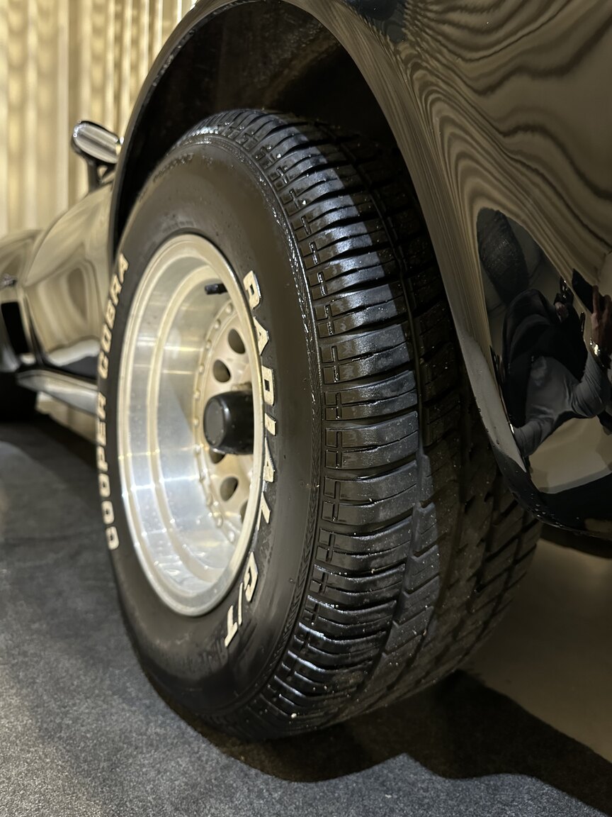 Exterior image of 1975 Chevrolet Corvette Stingray 
