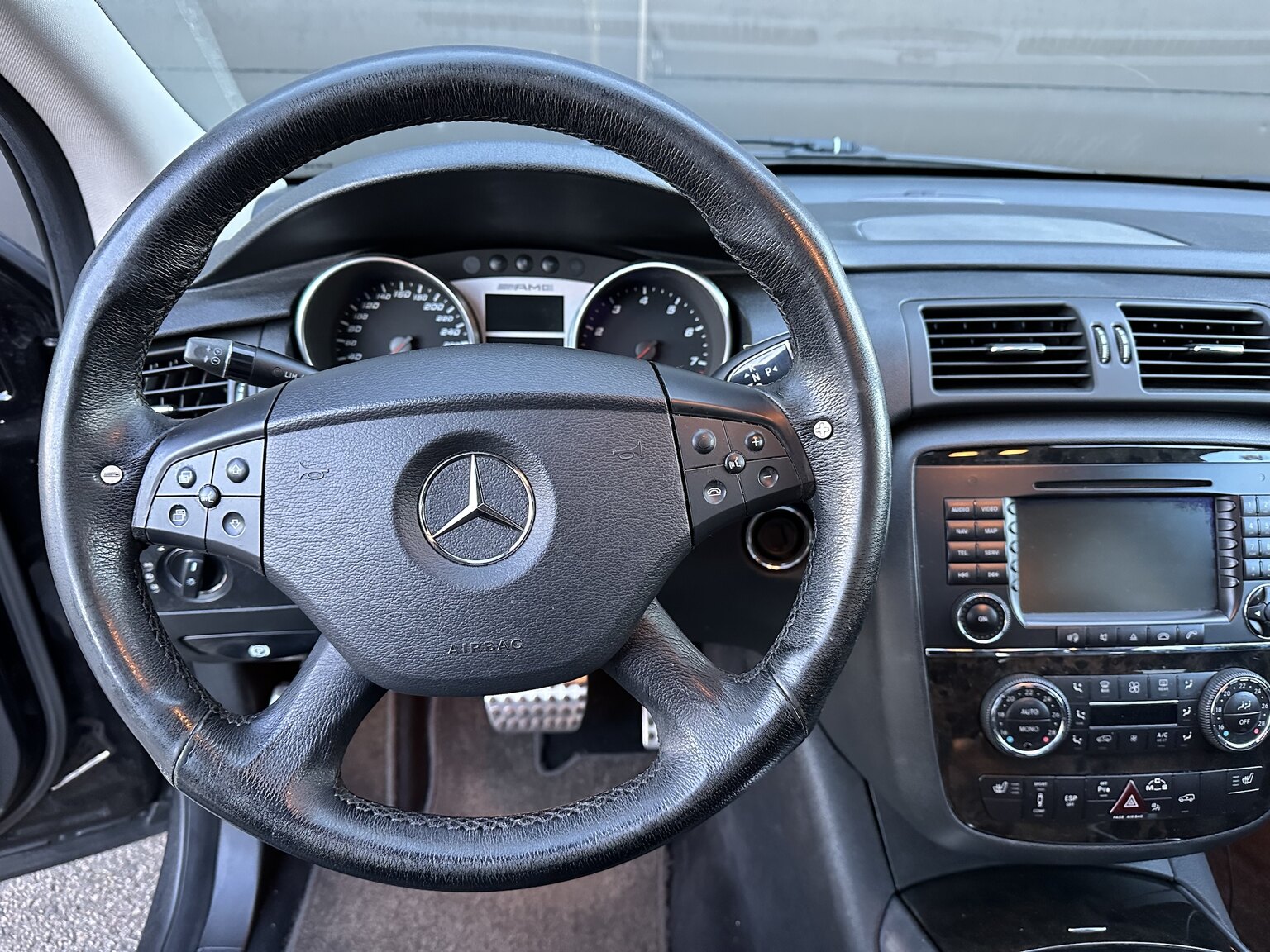 Interiörbild 2007 Mercedes-Benz R63 AMG