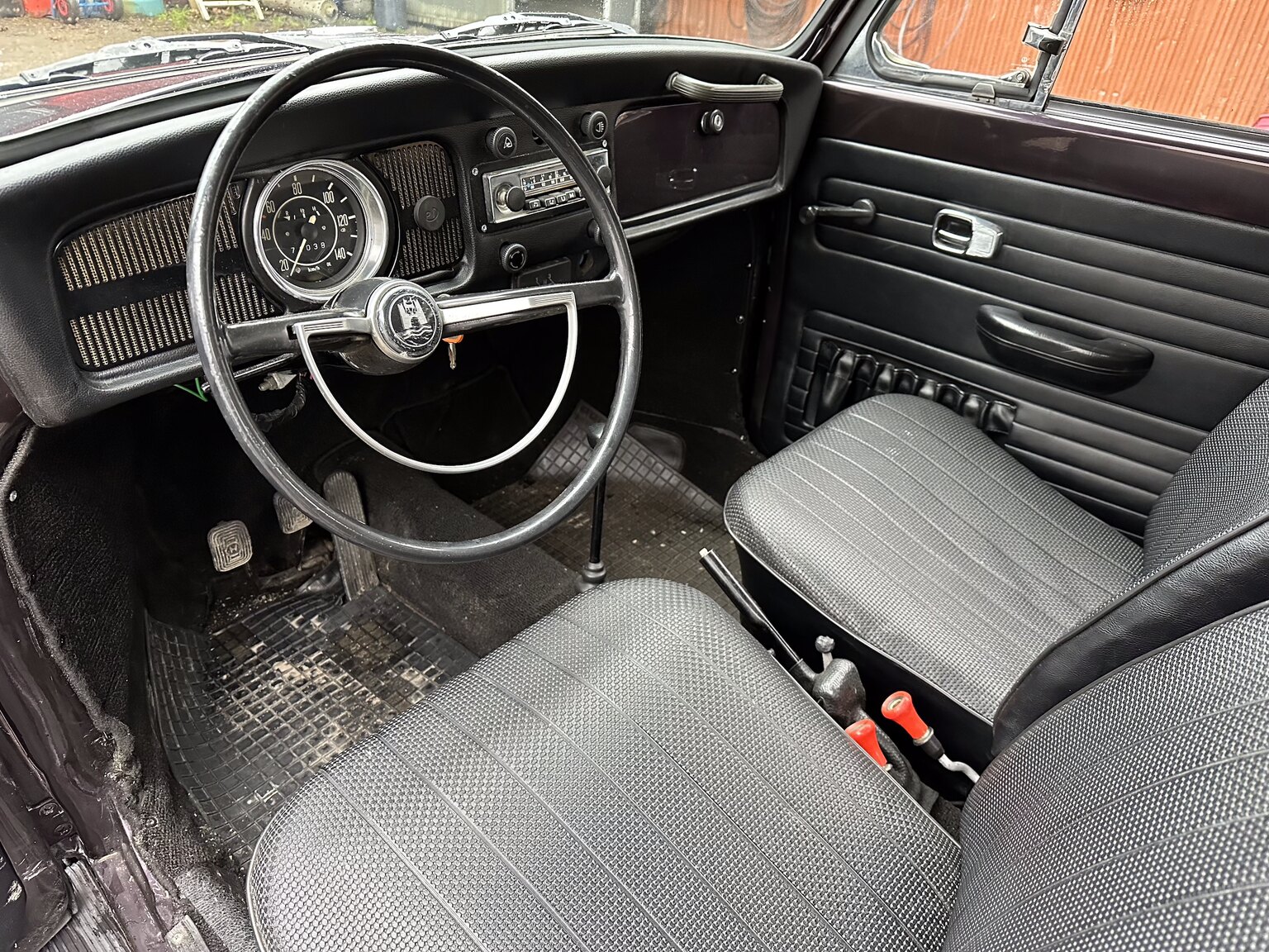 Interior image of 1968 Volkswagen Beetle 1500 Cabriolet