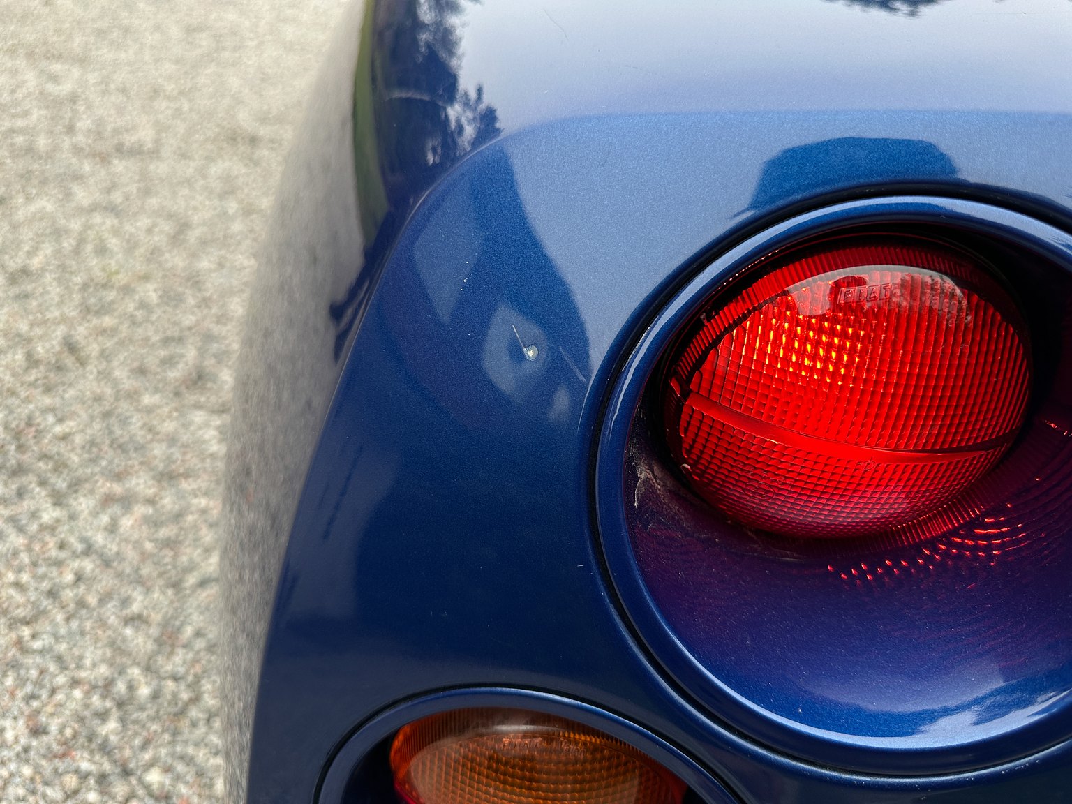 Exterior image of 2000 Fiat Coupé 2.0 Turbo Manuell