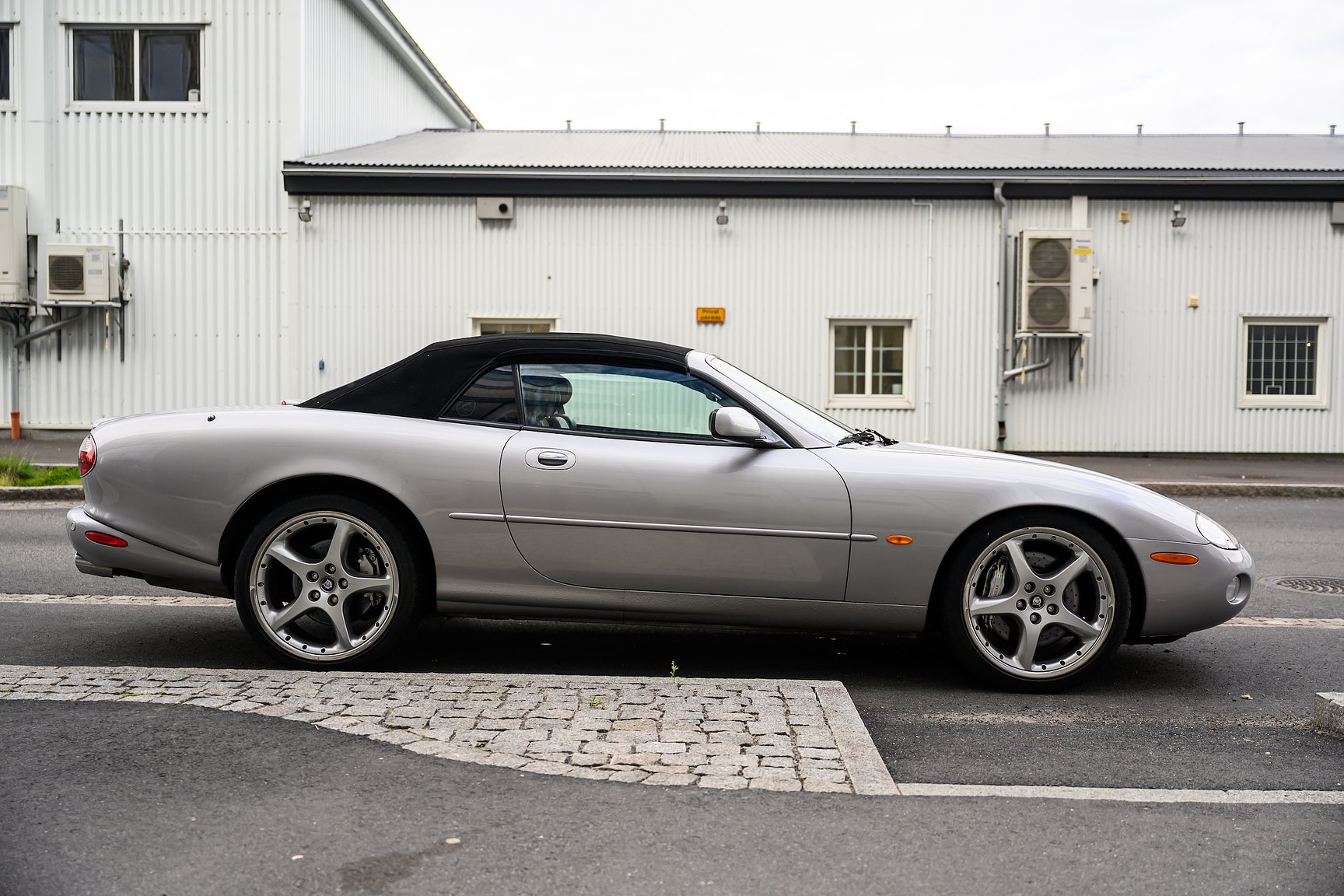 Exterior image of 2001 Jaguar XKR Silverstone